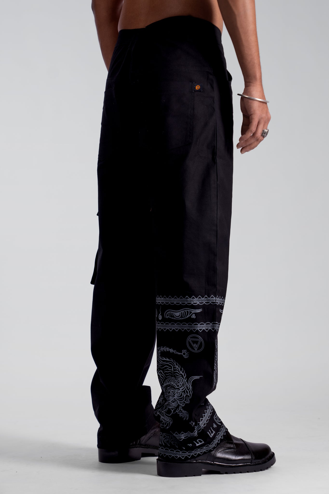 Gaya Noir Pants